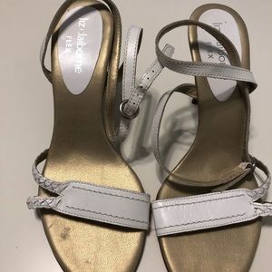 White shirt heel Sandals